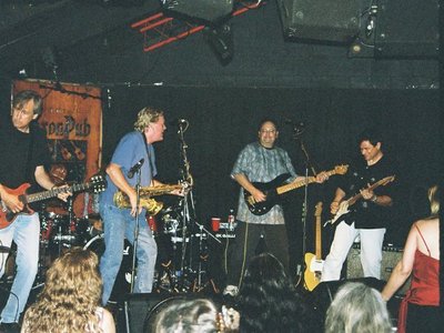 playing all the licks I know on the 59 les paul jr. with crystal image at the saxon