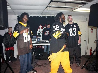 interactin wit tha crowd