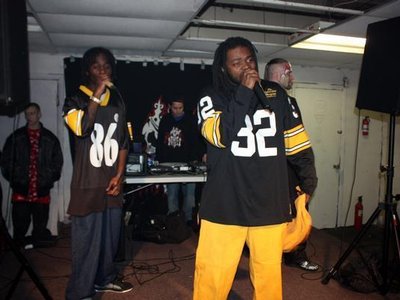 dont get that shit twisted 4real well leave ya grill twisted 4 tha ballistics 2 unreel 4real