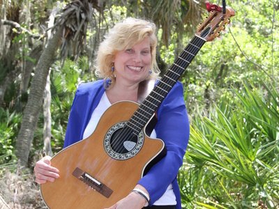 Gail Carson photo