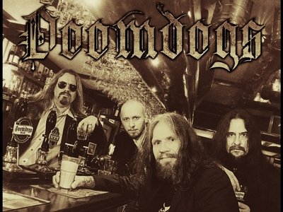 DOOMDOGS - "MOTORDOOM WITH THE STONER-ENGINE ON OVERDRIVE" - band pic - promo