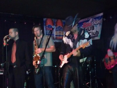 w Andrew Wolf sax
