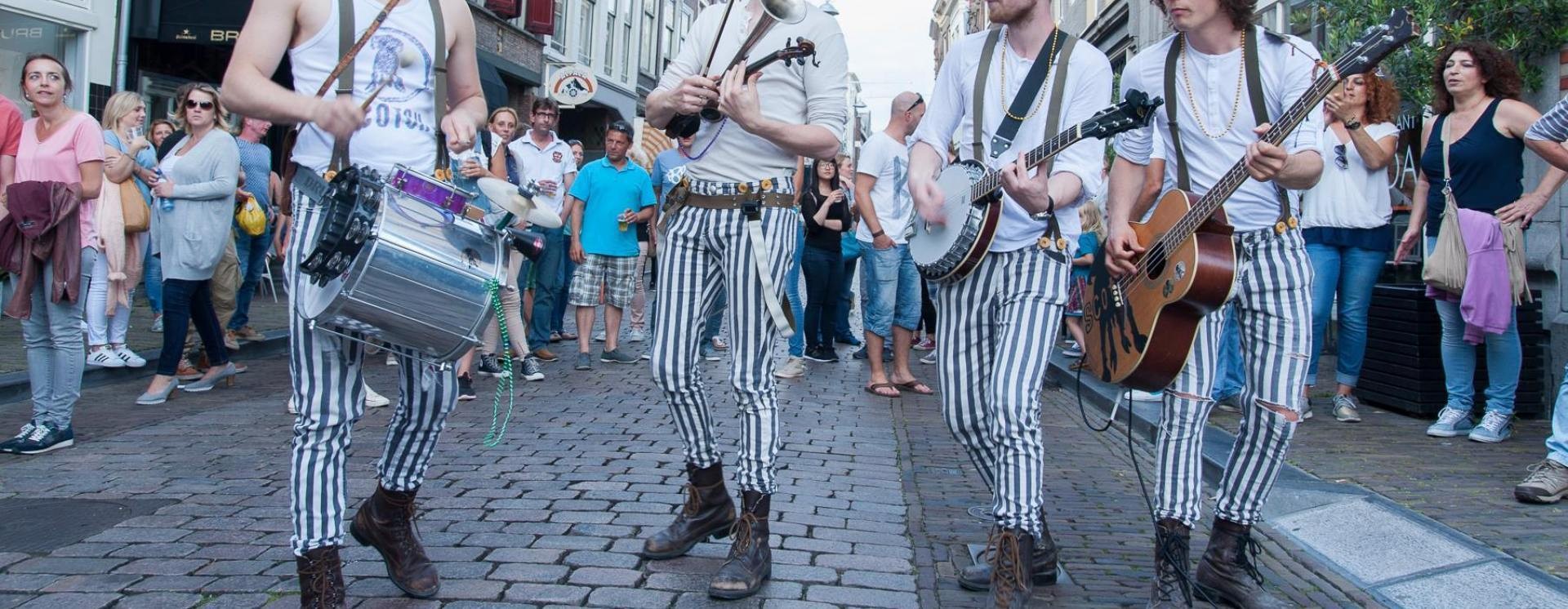 Romantische trouwjurken voor vrouwen Applicaties Kant Liefje Lange mou, image size:1920x746