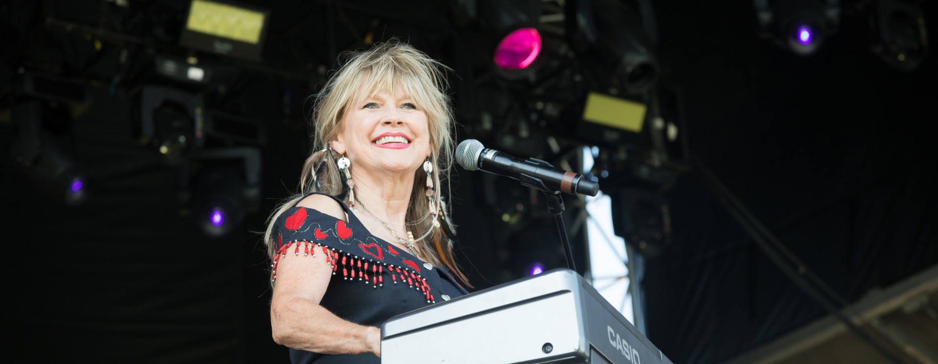 Becky Hobbs | ReverbNation