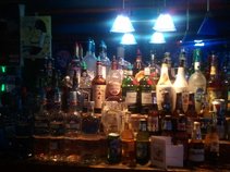 Underdogs Bar and Grill