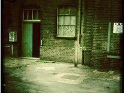 THE GREEN DOOR STORE