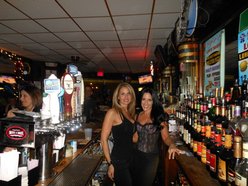 Lou's Tavern