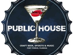 Bottom's Up Public House